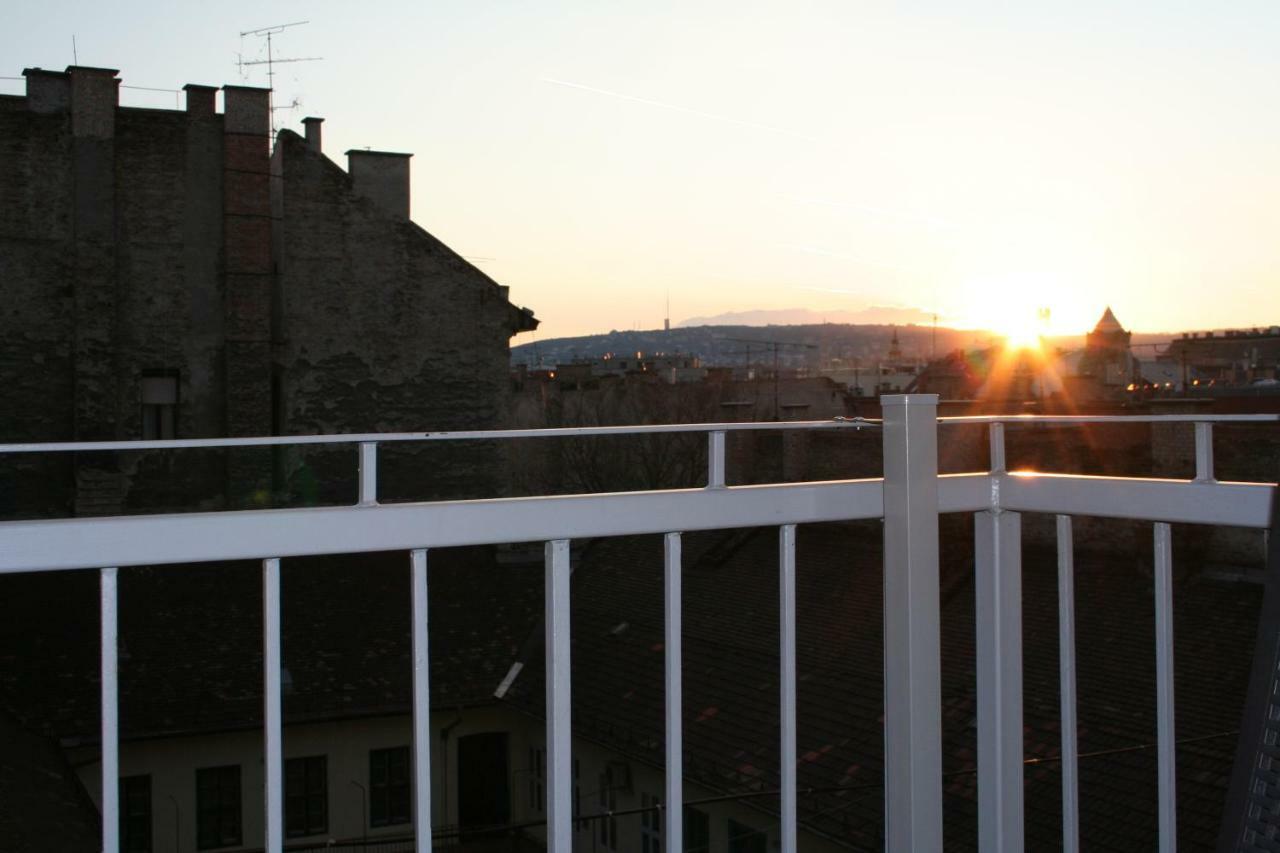 Broadway Center Rooftop View Apartment بودابست المظهر الخارجي الصورة